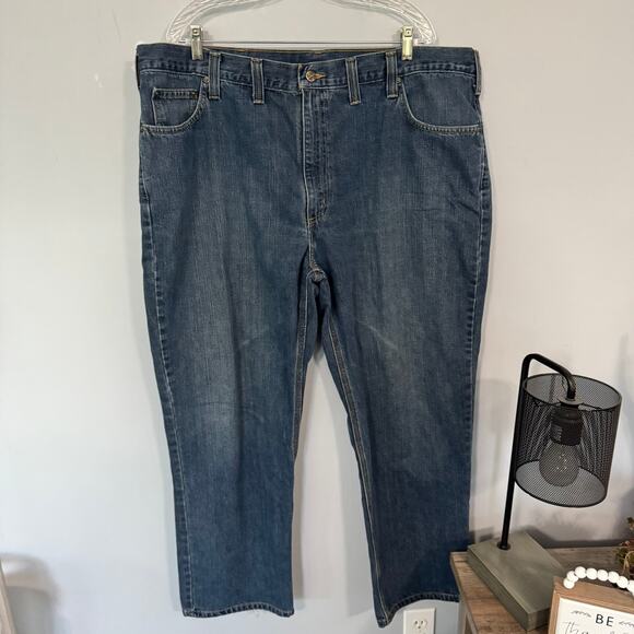 Carhartt Men's Relaxed Fit Jeans Size 44 W x 30 L Medium Wash Cotton Blend - Picture 1 of 8